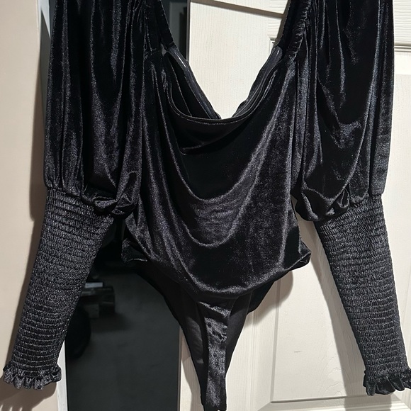 Revolve Black velvet bodysuit. Thong style. Size small. Retail 148$.EUC! #7 - Picture 6 of 9
